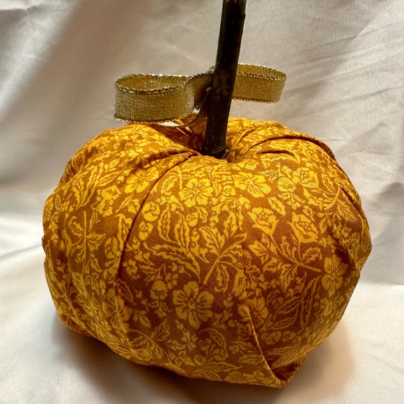 Pumpkin Decor - Picture 3 of 12